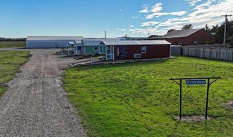 647 E 1st St, Lucas, KS 67648