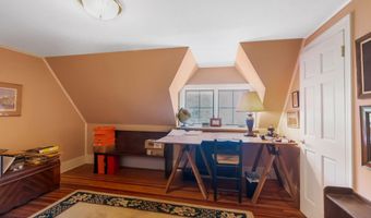 13 Serpentine Dr, Middletown, NJ 07748