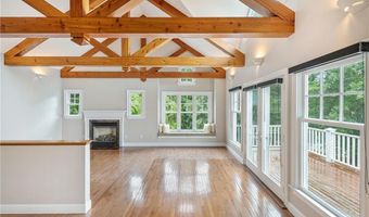 21 Bonnet View Dr, Jamestown, RI 02835