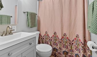 103 12th St SE, Altoona, IA 50009