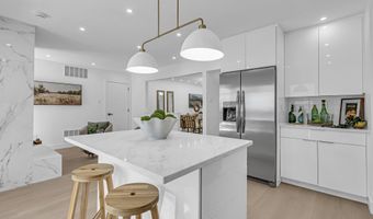 8 Mizzen Dr, Barnegat, NJ 08005