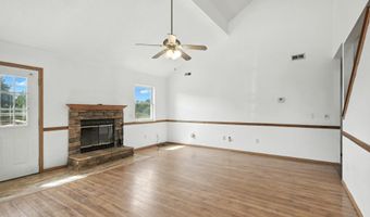 21059 Lawrence 2072, Ash Grove, MO 65604