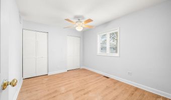 27 W347 Washington Ave, Winfield, IL 60190