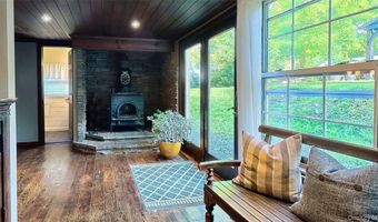 10 Stagecoach Ln, Amenia, NY 12501
