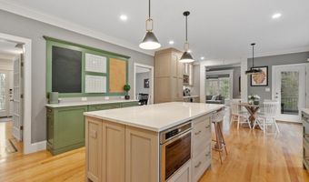 15 Hubbard Ln, Bolton, MA 01740