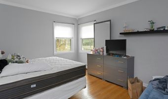 25 Quinsey Dr, Bridgeport, CT 06606