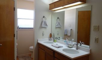 102 S Hackberry Dr, Alpine, TX 79830