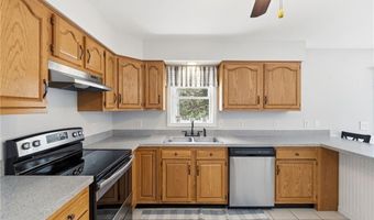 65 SKUNK HILL Rd, Hopkinton, RI 02832
