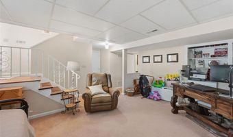254 Village Mead Dr, Ballwin, MO 63021