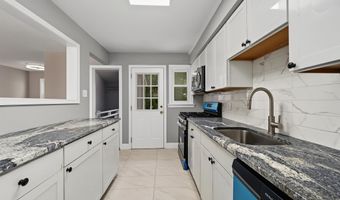 29 Summit Ave, Absecon, NJ 08201