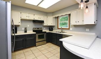 508 Rosemary Ln, Anamosa, IA 52205