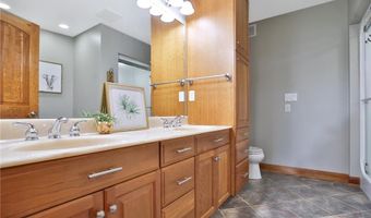 72315 Grey Fawn Dr, Albert Lea, MN 56007