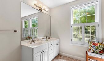 1 Mallard Cove Way, Barrington, RI 02806