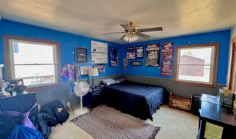 203 3rd Ave SW, Bowman, ND 58623
