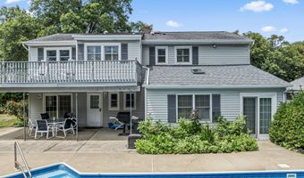 230 Geary Dr, Middletown, NJ 07748