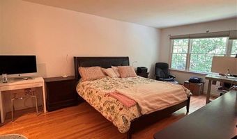 87 Trotters Ln, Allendale, NJ 07401