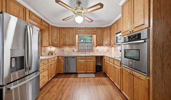 2006 Fairmont Dr, Benton, AR 72015