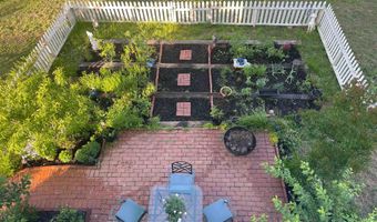 2004 SEVEN MEADOWS Ln, Appomattox, VA 24522