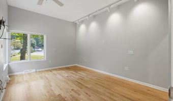5 Newell Ct, Albany, NY 12204
