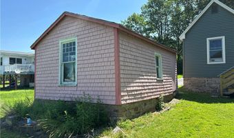 35 Bolton Ave, Alexandria Bay, NY 13607