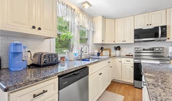 28 Crowell St, Cumberland, RI 02864