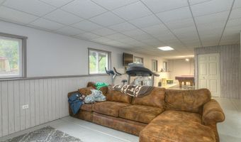 908 Mocking Bird Dr, Antioch, IL 60002