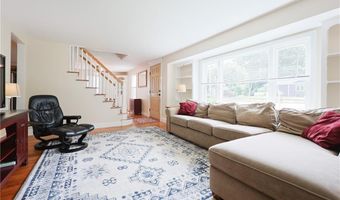 15 Terrace Dr, Bristol, RI 02809