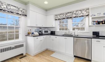 67 Harrison Ave, Newport, RI 02840