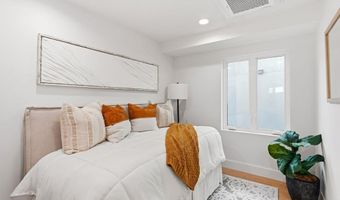 212 S Pacific St, Oceanside, CA 92054