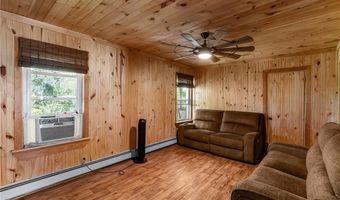 43 Pearl St, Lincoln, RI 02838