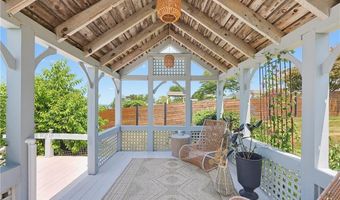 213 Seaside Dr, Jamestown, RI 02835