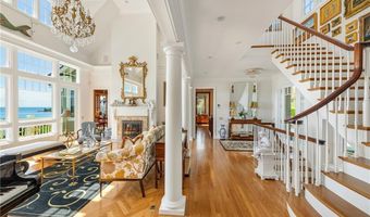 737 Boston Neck Rd, Narragansett, RI 02882