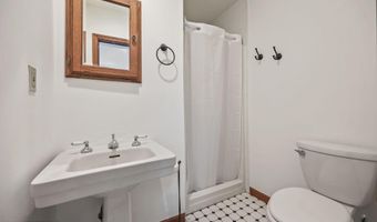 13 Swartzel Dr, Middletown, NJ 07748