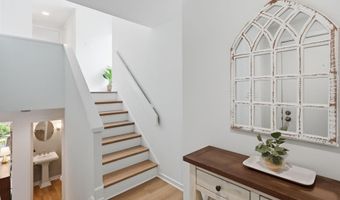 8901 BATTERY Pl 34, Bethesda, MD 20814