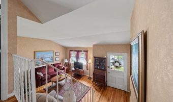 29 E MAPLE Ave, Bellmawr, NJ 08031