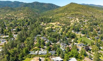 1011 Canyon Park Dr, Ashland, OR 97520