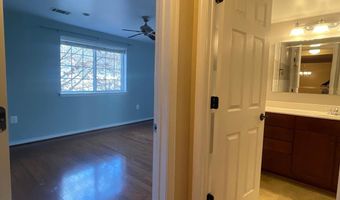 4061 S FOUR MILE RUN Dr 301, Arlington, VA 22204