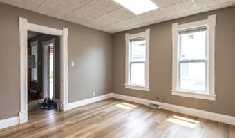 912 N RICHMOND St, Appleton, WI 54911