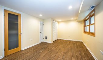 106 W Cedar St, Arlington Heights, IL 60005