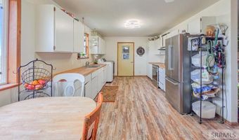 700 Dean Ave, Arco, ID 83213