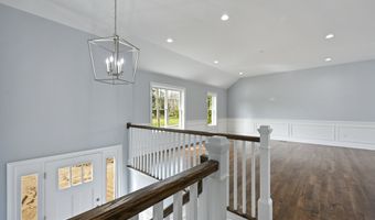 01 Sunrise Rd, Danbury, CT 06811