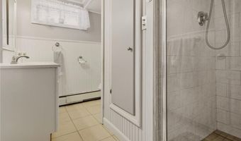 10 Kerins Ter, Newport, RI 02840
