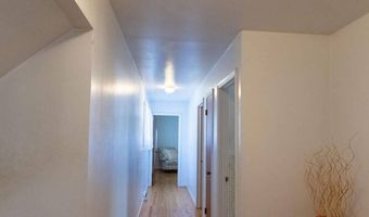 8 Sawyer Pl, Albany, NY 12208