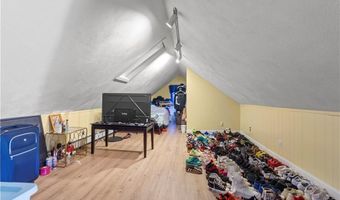 22 Whipple Ave, North Providence, RI 02911