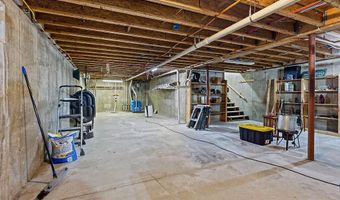 5 Little Village Ln, Belgrade, ME 04917