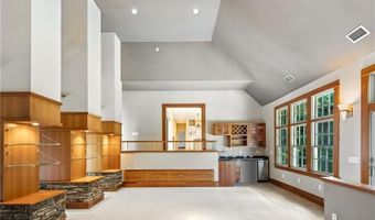 16 Hillside Rd, Cumberland, RI 02864