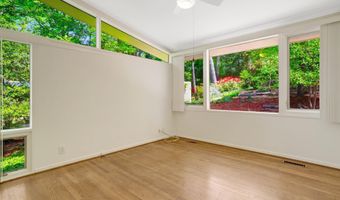 7413 REBECCA Dr, Alexandria, VA 22307