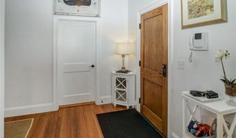32 Carey Street St, Newport, RI 02840