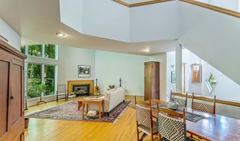 555 Glendale Cir, Ann Arbor, MI 48103