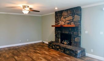 607 Terrace Dr, Aurora, MO 65605